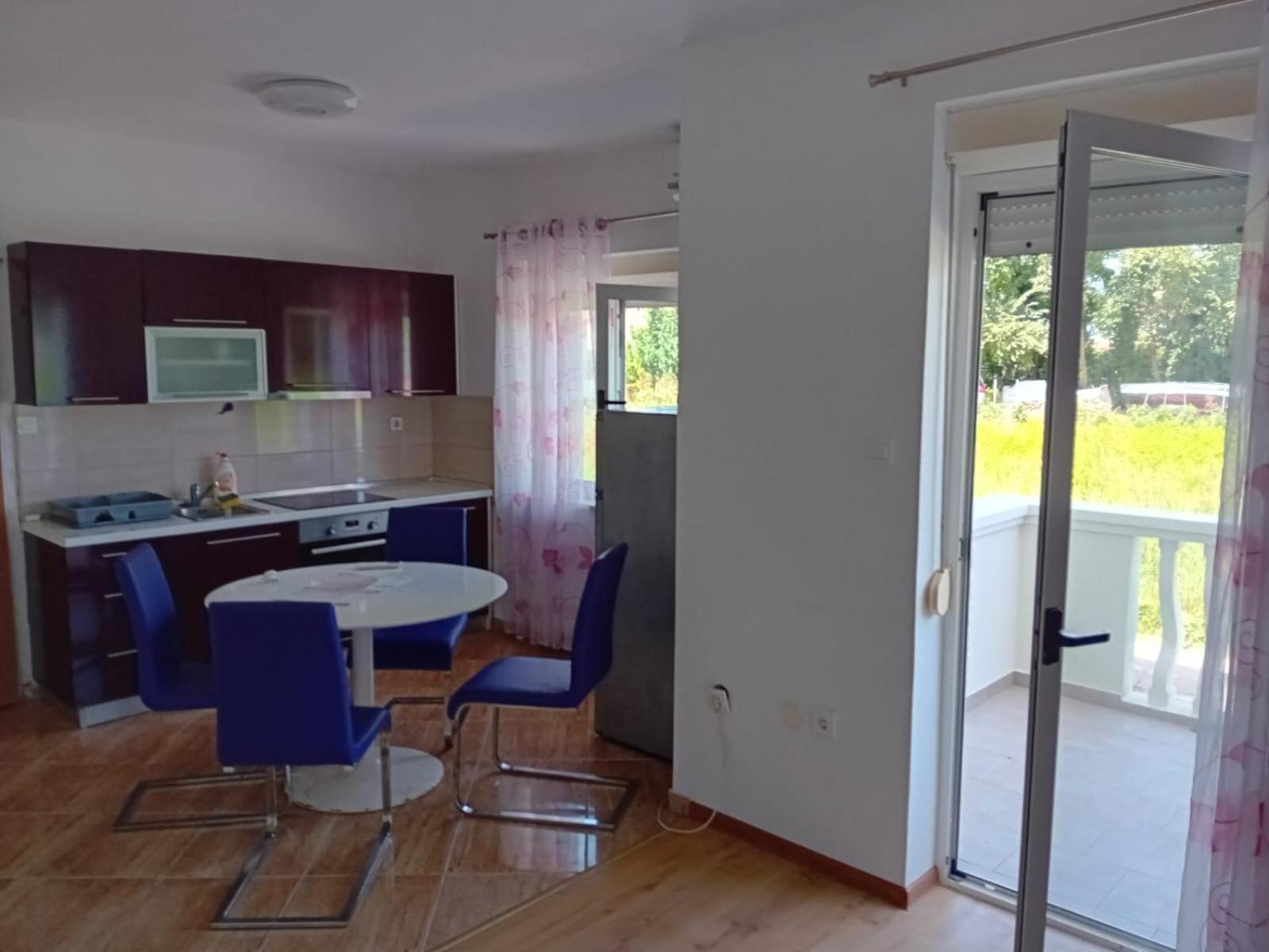 Apartments Toka Петрчане Экстерьер фото