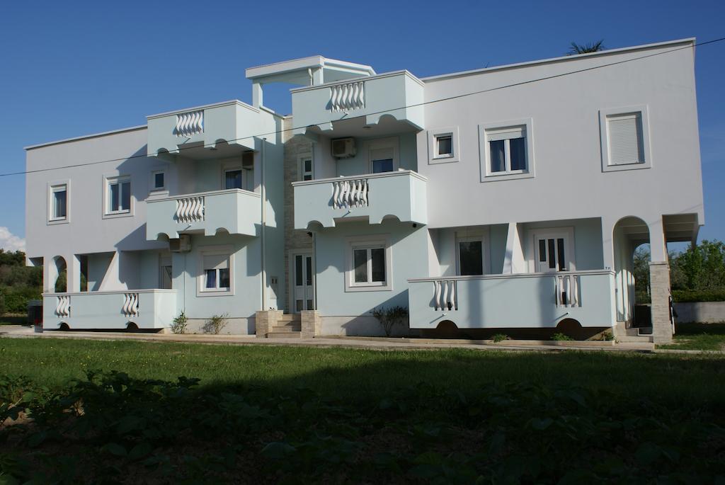 Apartments Toka Петрчане Экстерьер фото